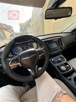 Chrysler 200